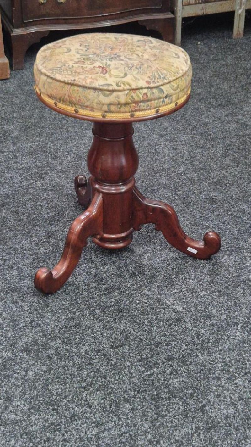 Lot 259-1 for Next Gainsborough Auction
